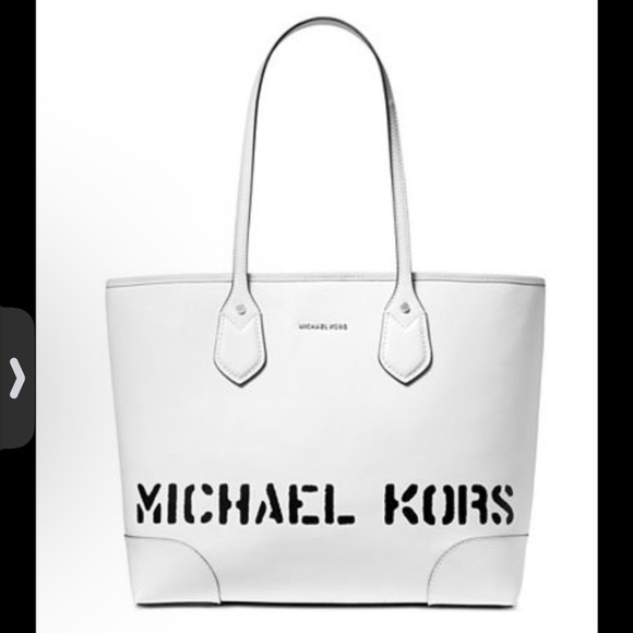 Michael Kors Handbags - NWT Michael Kors Huge Tote